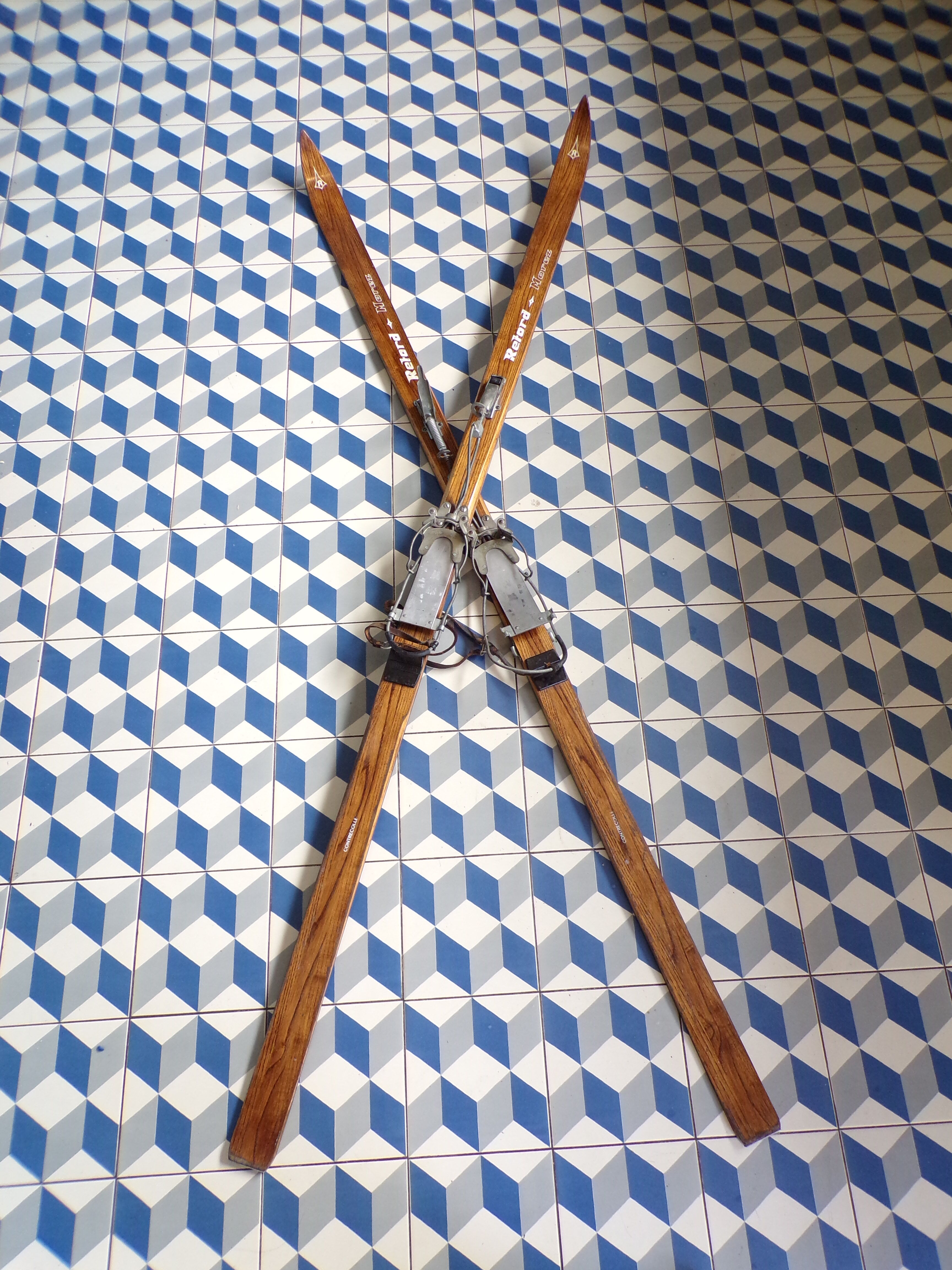 Pair of old wooden skis 197 cm