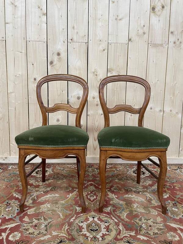 Paire de chaises époque Louis Phillipe en velours vert