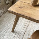 Table brutaliste savoyarde en chêne