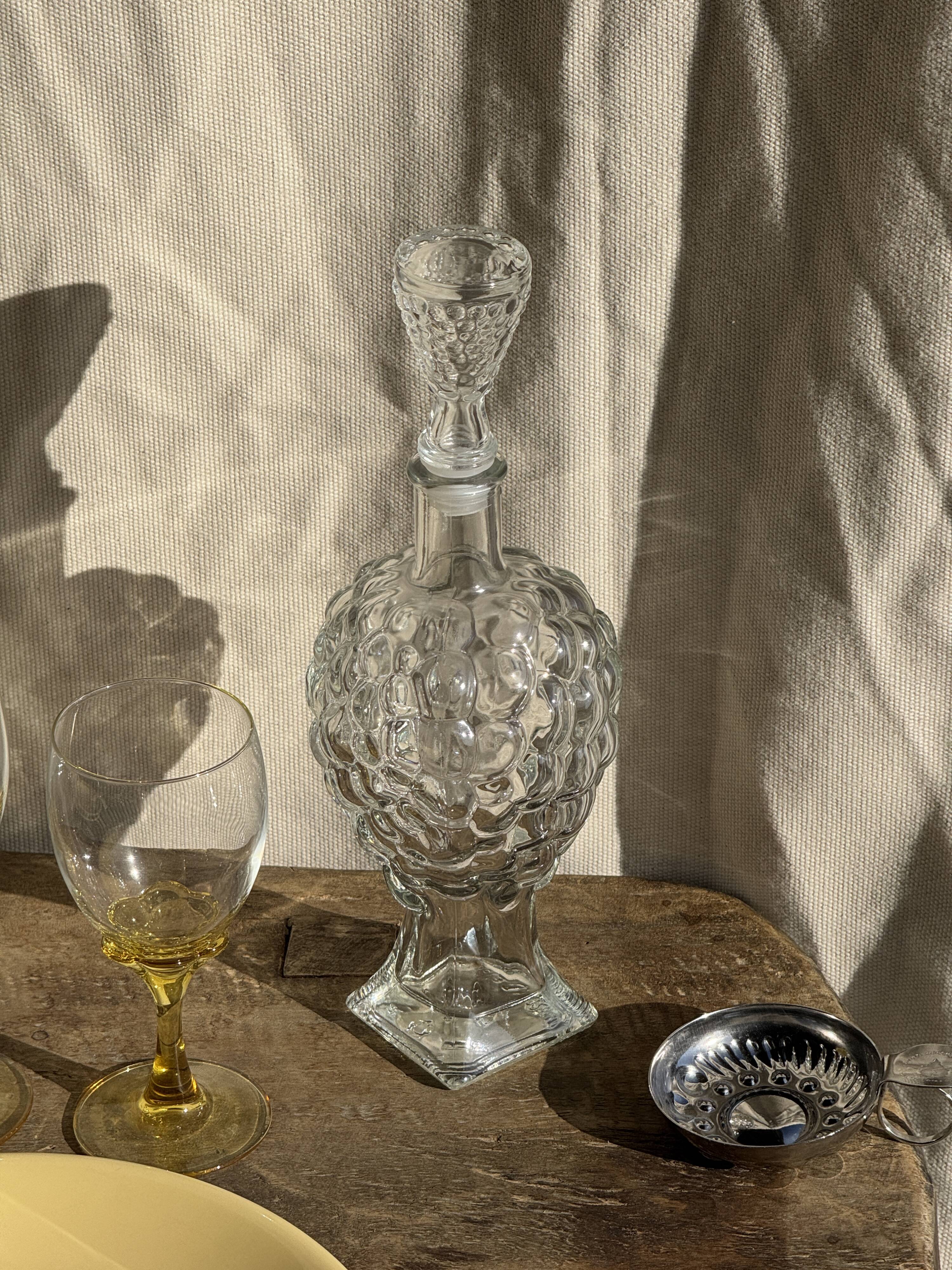 Carafe en verre moulé en forme de raisin H29 D10