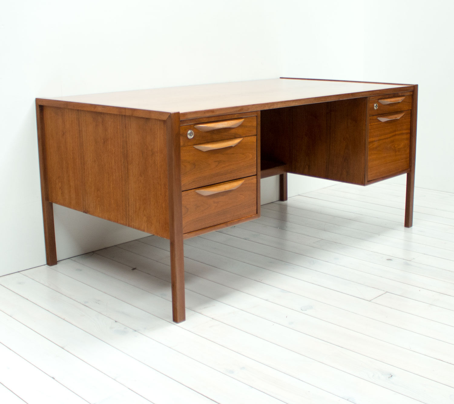 1960s American walnut desk by Jens Risom