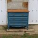 Commode ancienne rénovée bleu – plateau bois – 3 tiroirs