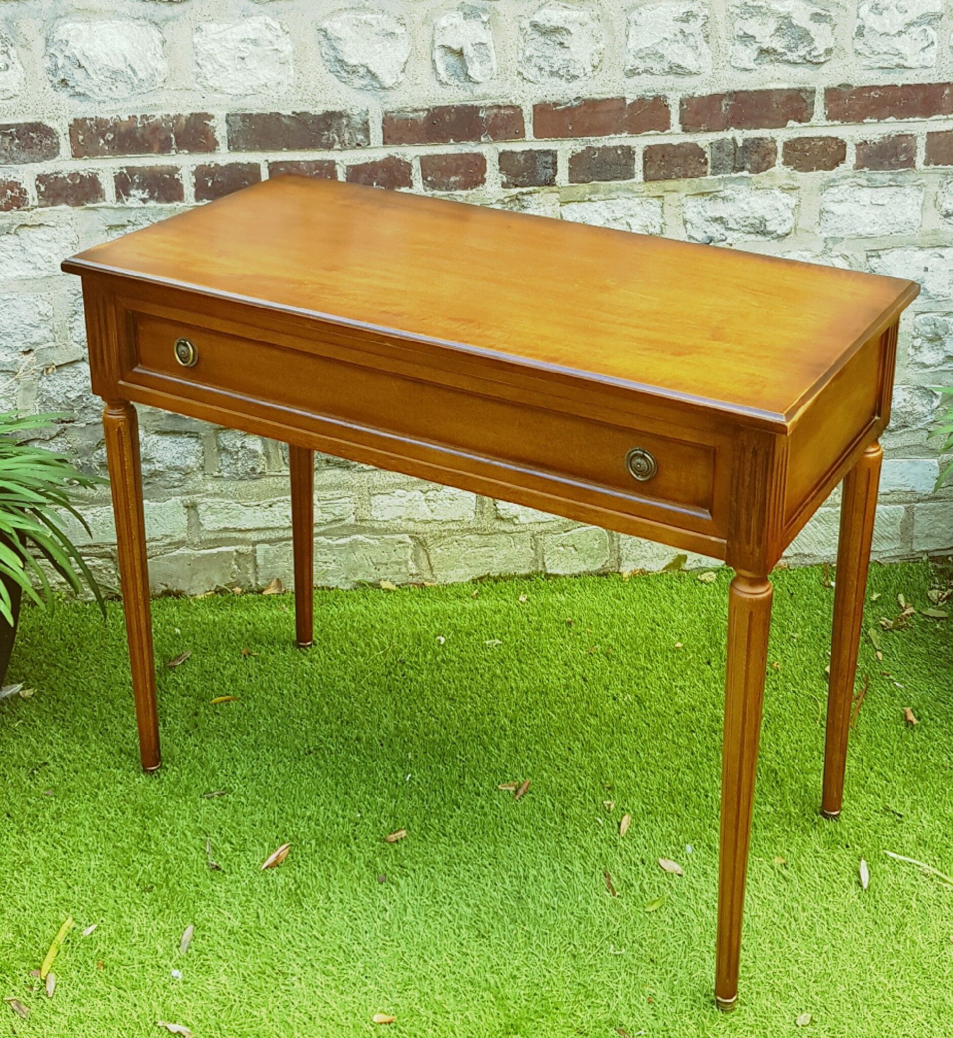 Bureau style louis XVI