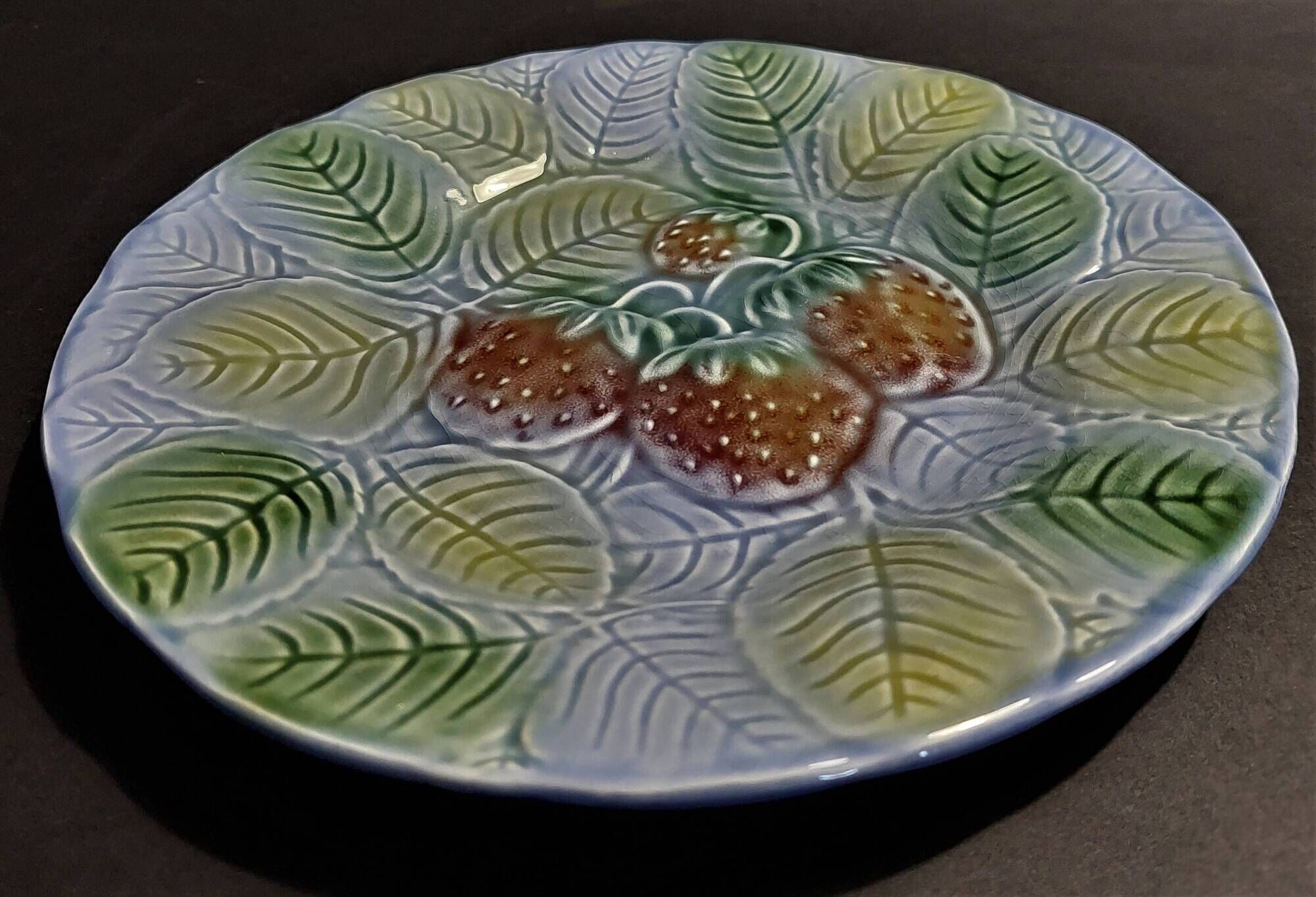 Strawberry barbotine plate Salins les Bains 20th century