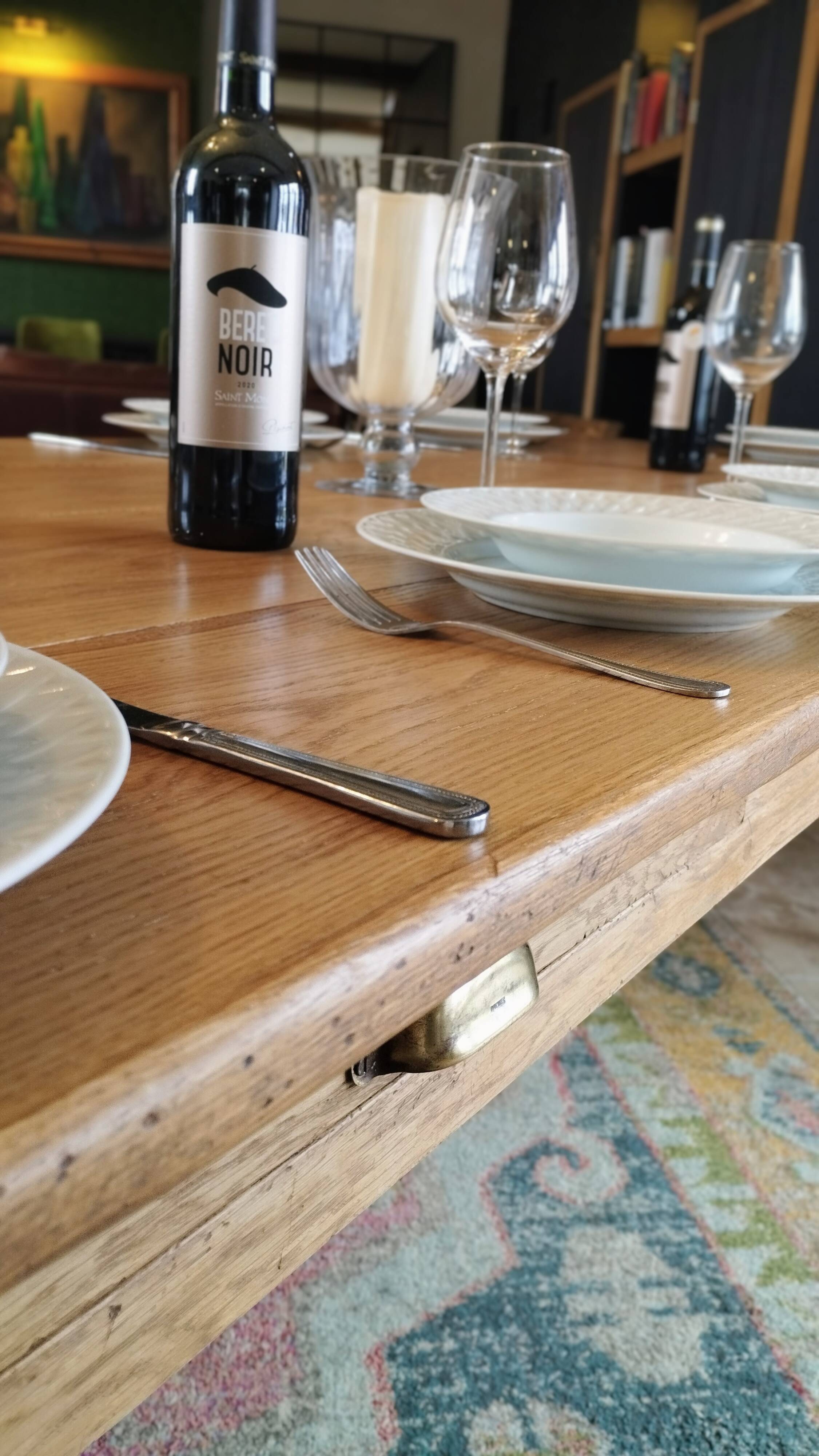 Solid oak farmhouse table, gilded and patinated, two drawers, 260 x 100 cm
