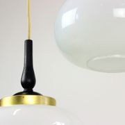 Suspension du milieu du siècle avec deux lampes opalines, Tchécoslovaquie vers les années 1960