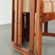 Concevoir une chaise de côté/de salle à manger avec un magnifique revêtement en tissu jaune luxueux.