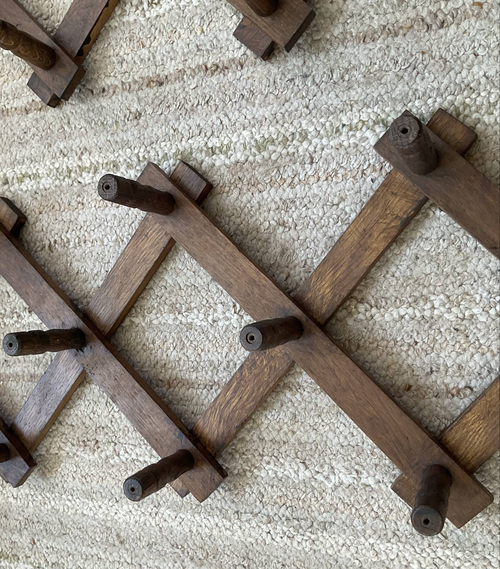Pair of accordion coat hooks in oak from the 60s-70s.