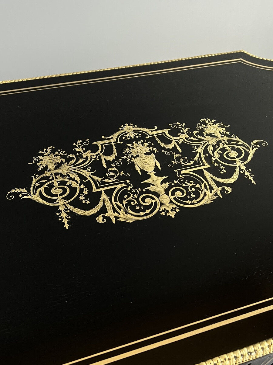 Living room table with flaps in Napoléon III style, 19th century.