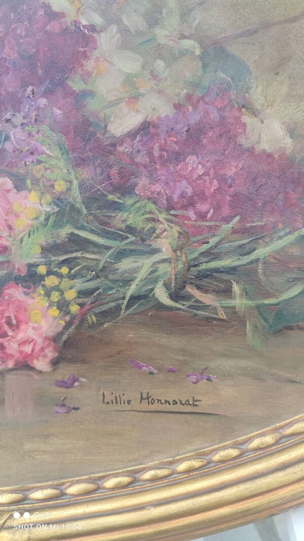 Tableau elliptique nature morte bouquet de fleurs huile sur bois par Lillie Honnorat