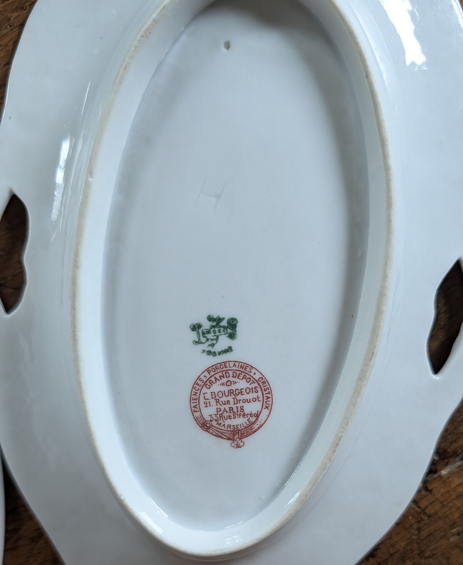 Ensemble de service en porcelaine de Limoges Le Grand Dépôt Paris