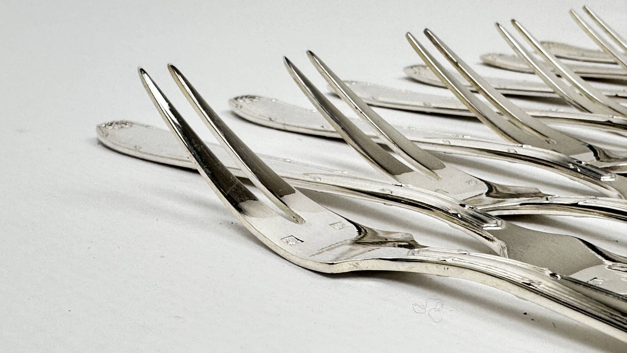 Set of 12 Saint Médard Snail Forks
