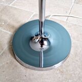 Lampadaire Moderniste en métal chromé et verre satiné blanc