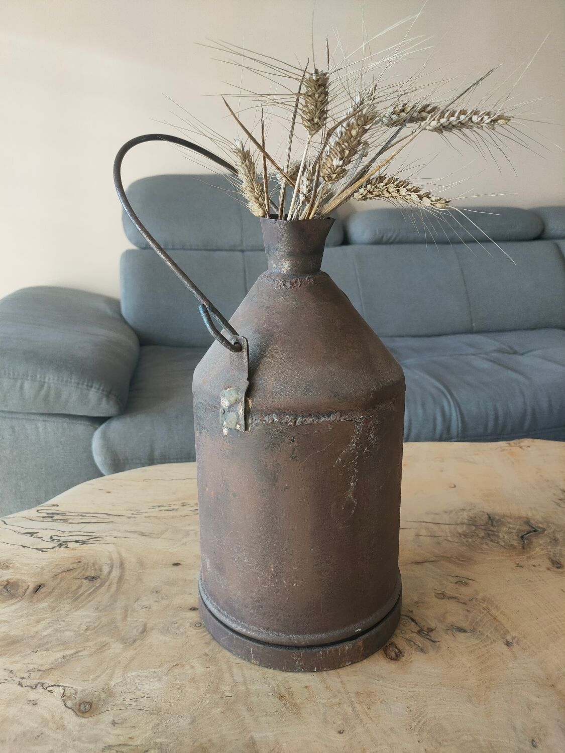Ancien bidon métal