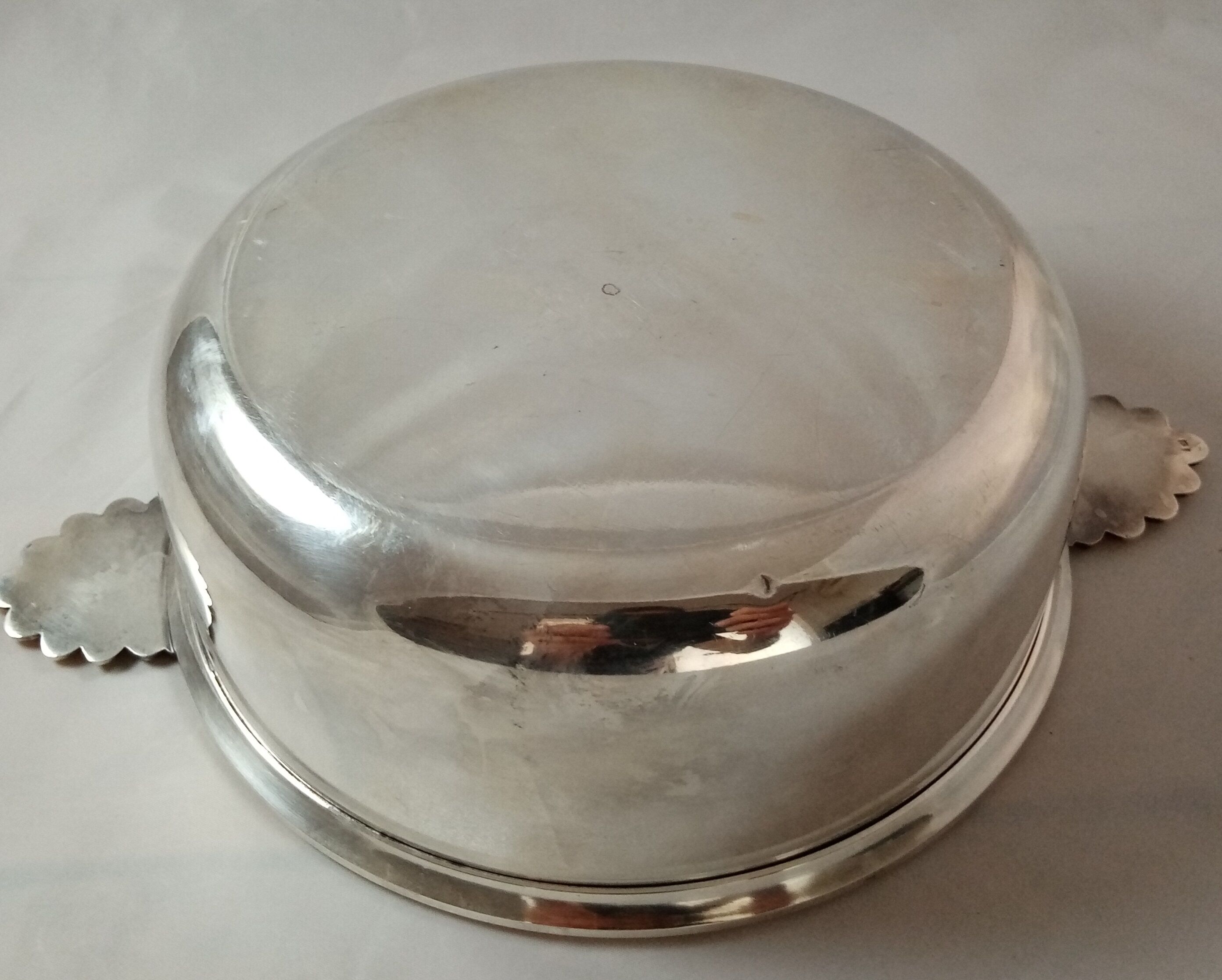 Old hollow plate silver metal handles shells