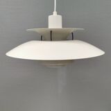 PH 5 hanging lamp designed by the world-famous Poul Henningsen.