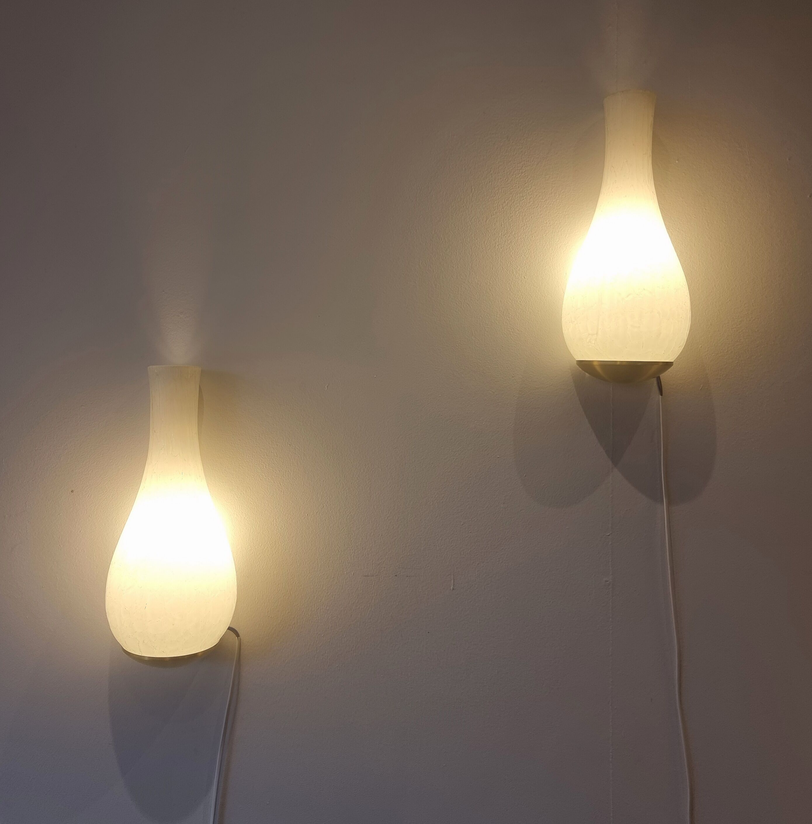 Pair of egg sconces by Jean Perzel - Atelier Perzel - Glass & Brass - ca 1940