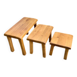 Trio of brutalist nesting tables in solid oak – 17.020 kg