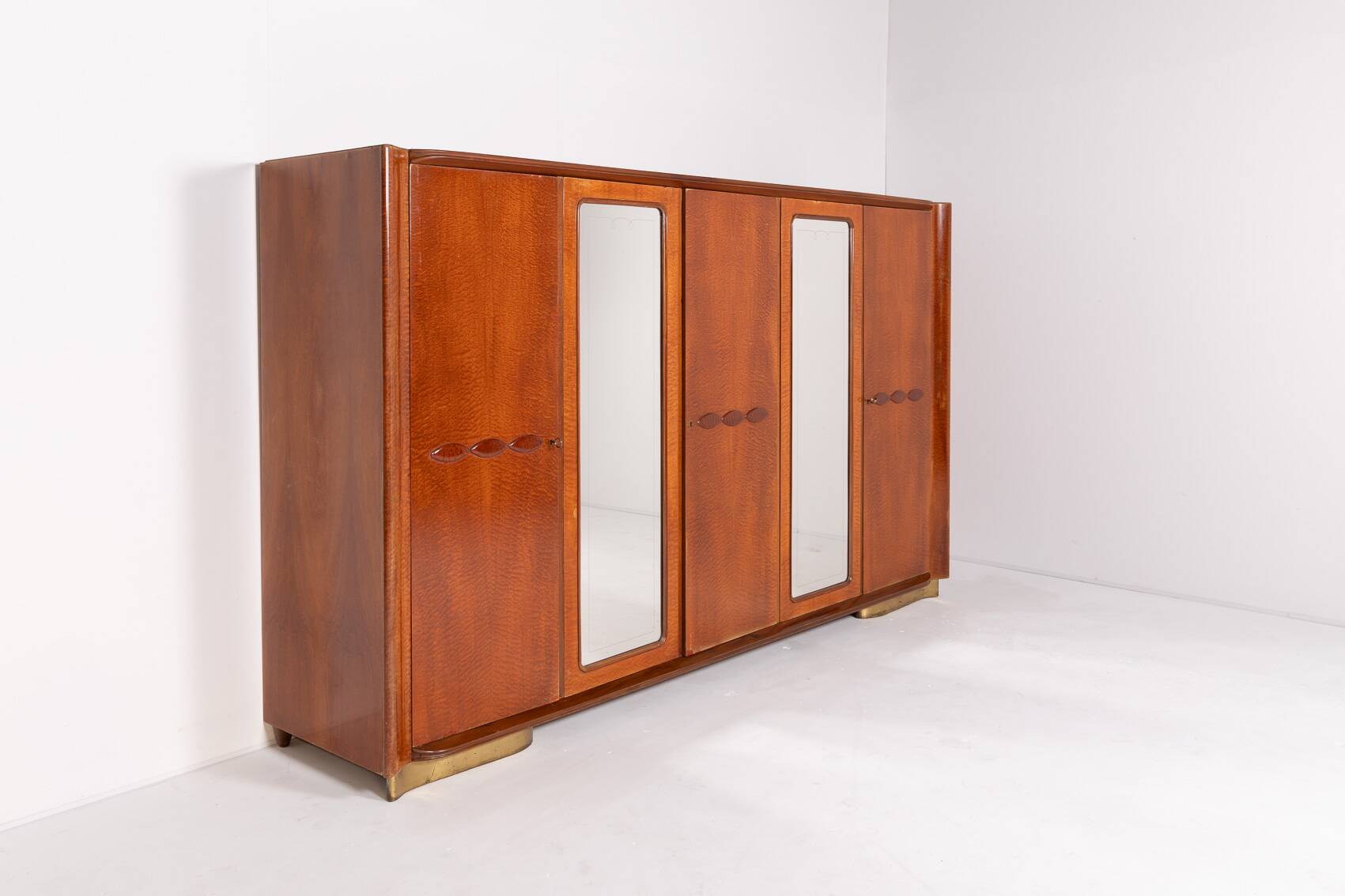 Italian Mid-Century Maple veneer wardrobe from 1950’s