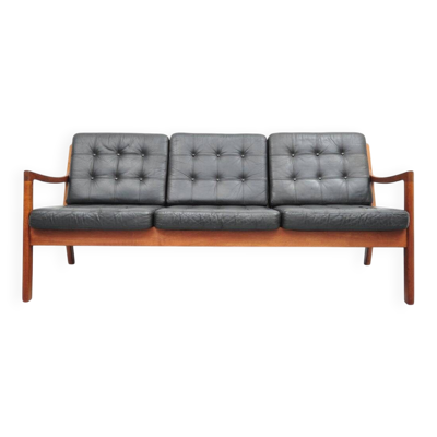 Canapé Senator avec des coussins en cuir noir par Ole Wascher pour France and Son