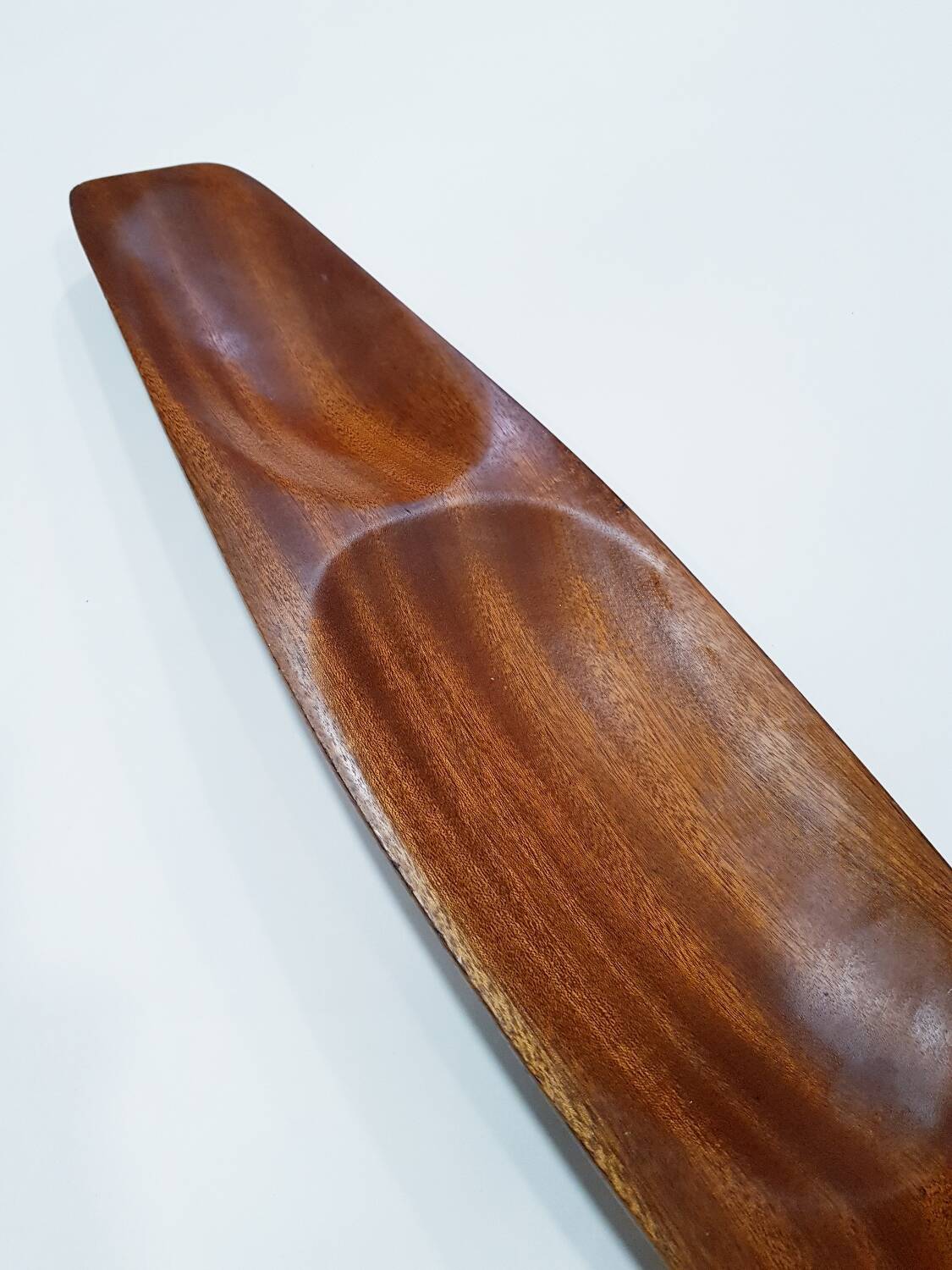 Plateau de console sculpté à la main du milieu du siècle