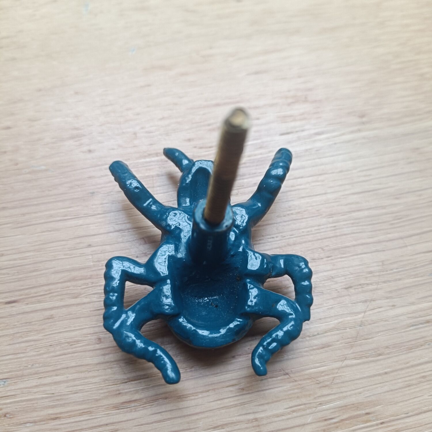Handles, drawer knobs