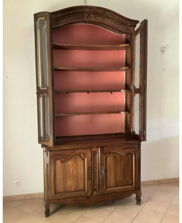 Imposant buffet, vitrine deux corps en noyer