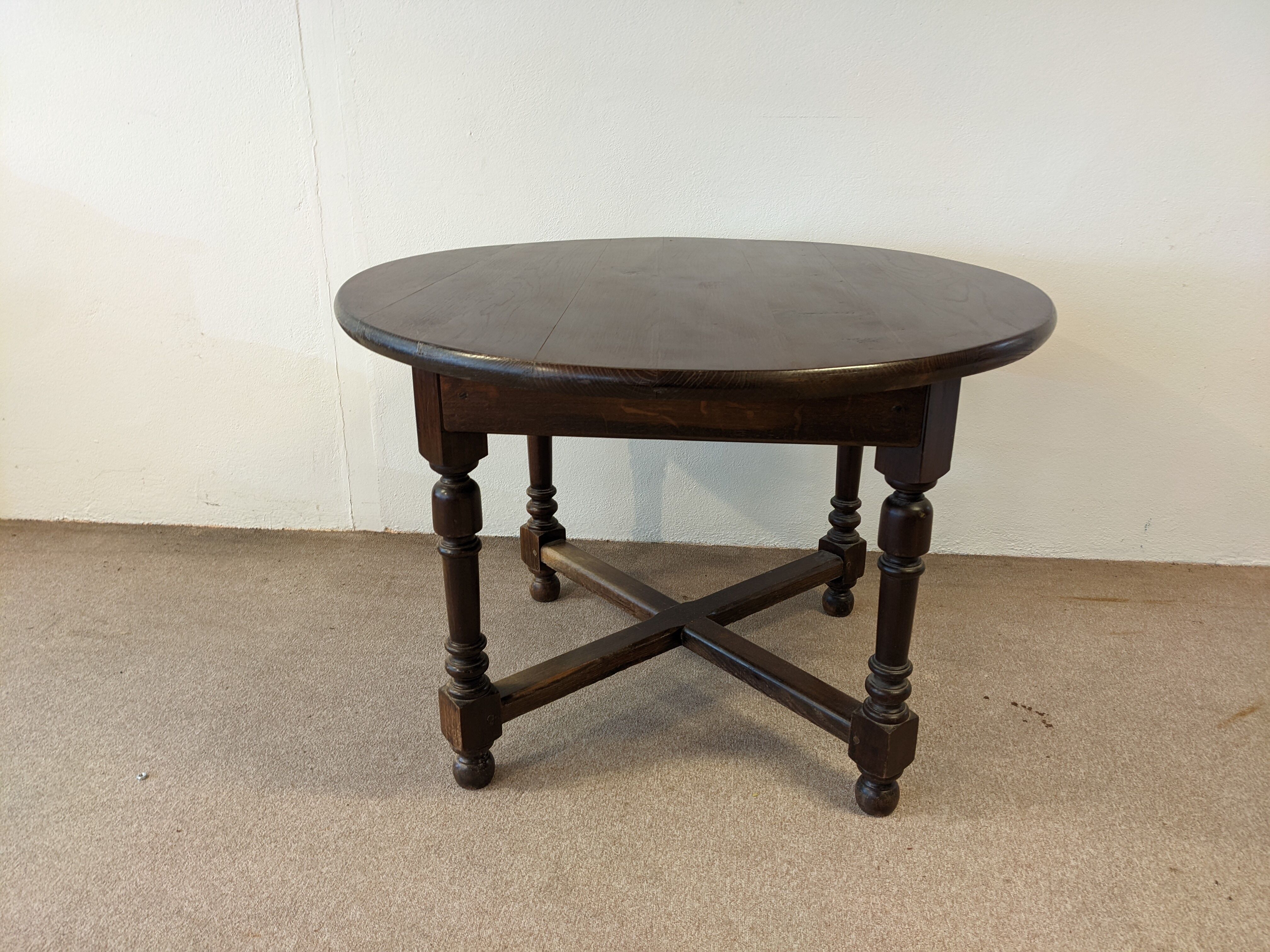 Table ronde en chêne