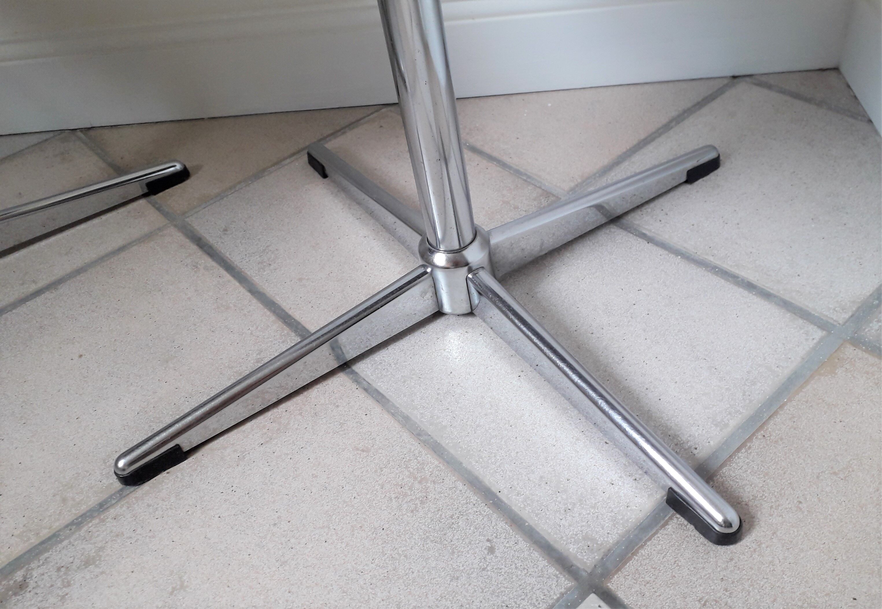 Pair of swivel stools 70s central foot