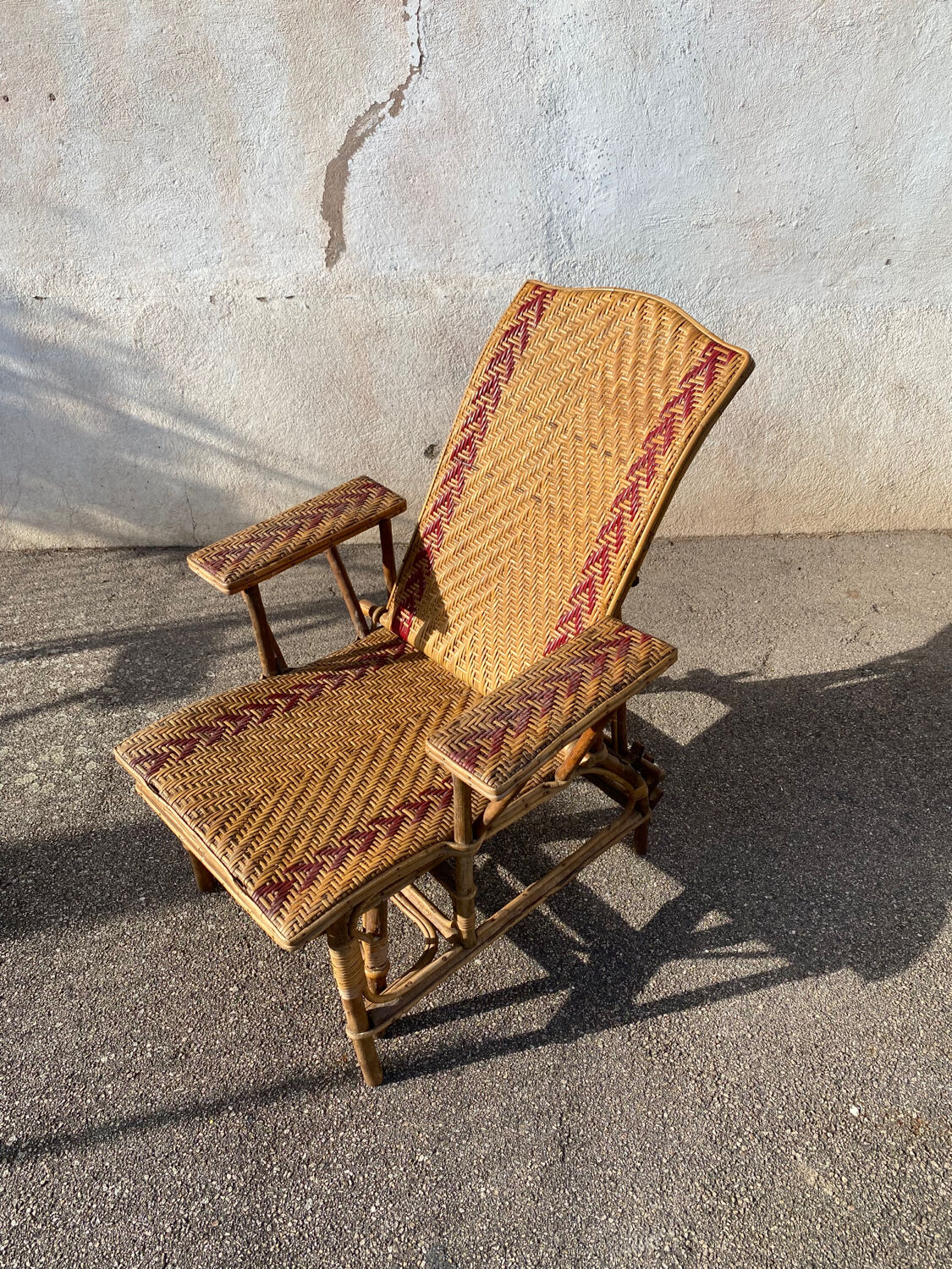 Wicker lounge chair