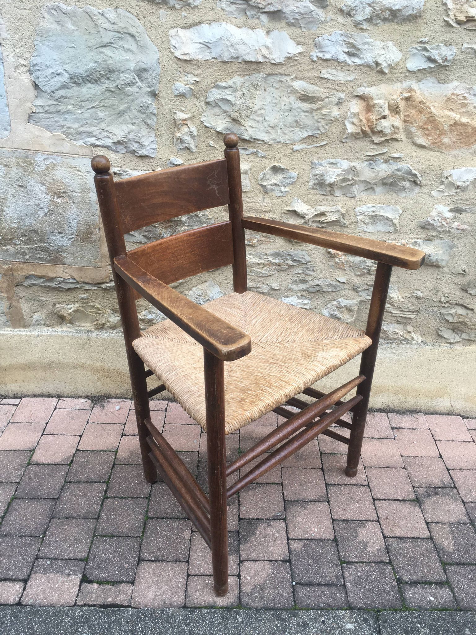Fauteuil paillé rustique