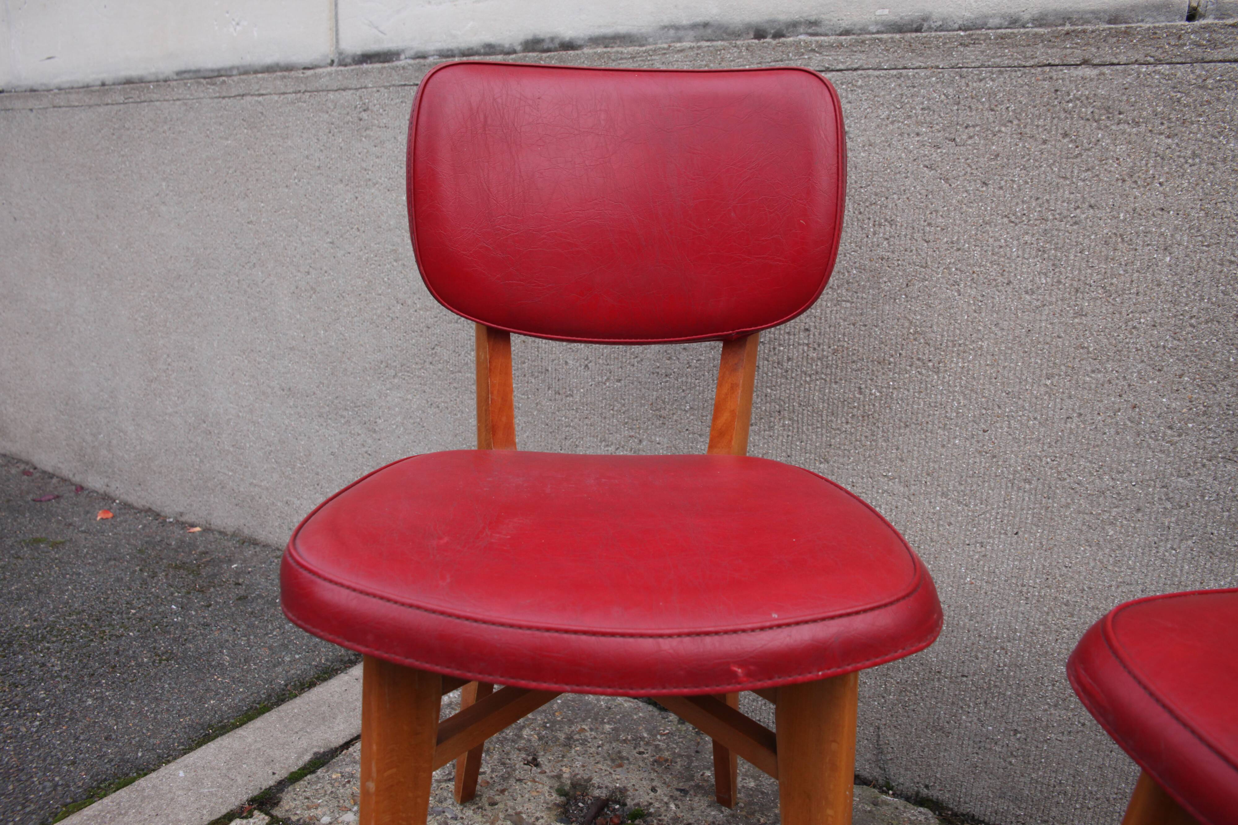 Pair of chairs type red skai bistro