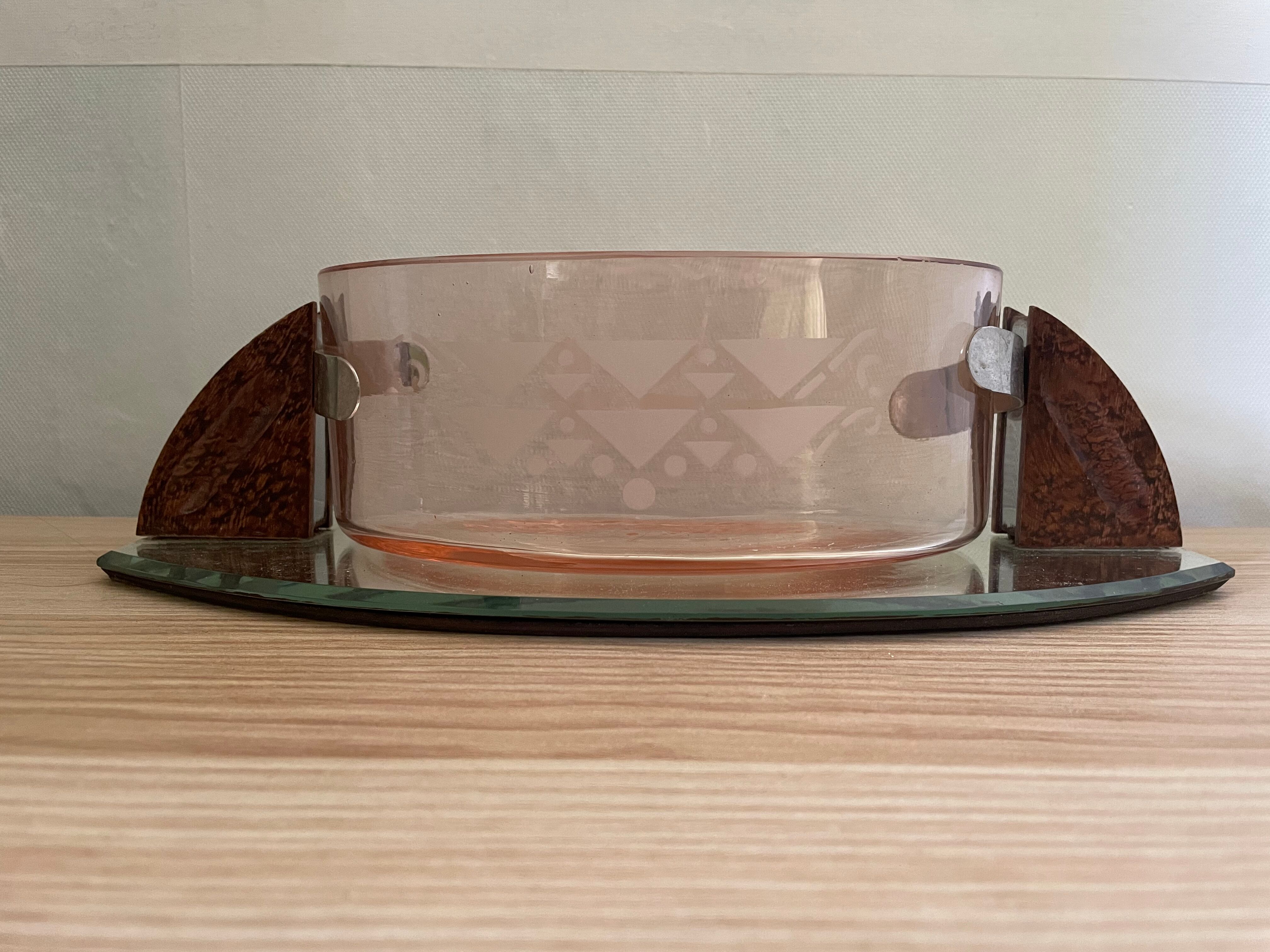 Empty pocket / art deco mirror cup