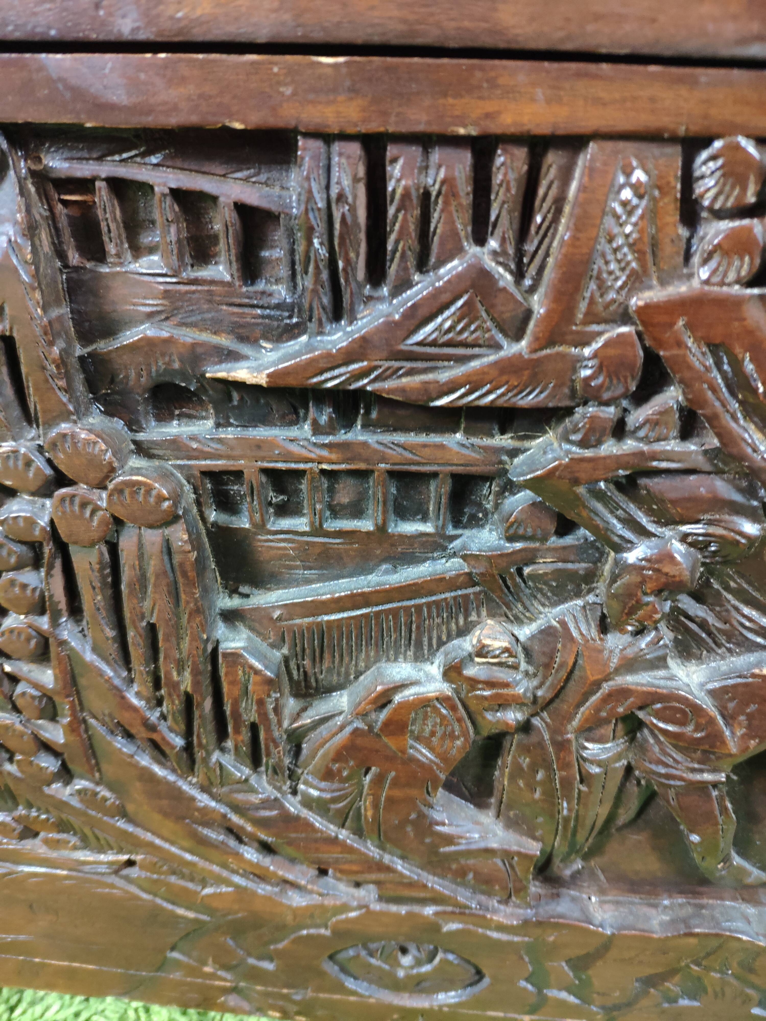 Asian-style travel trunk