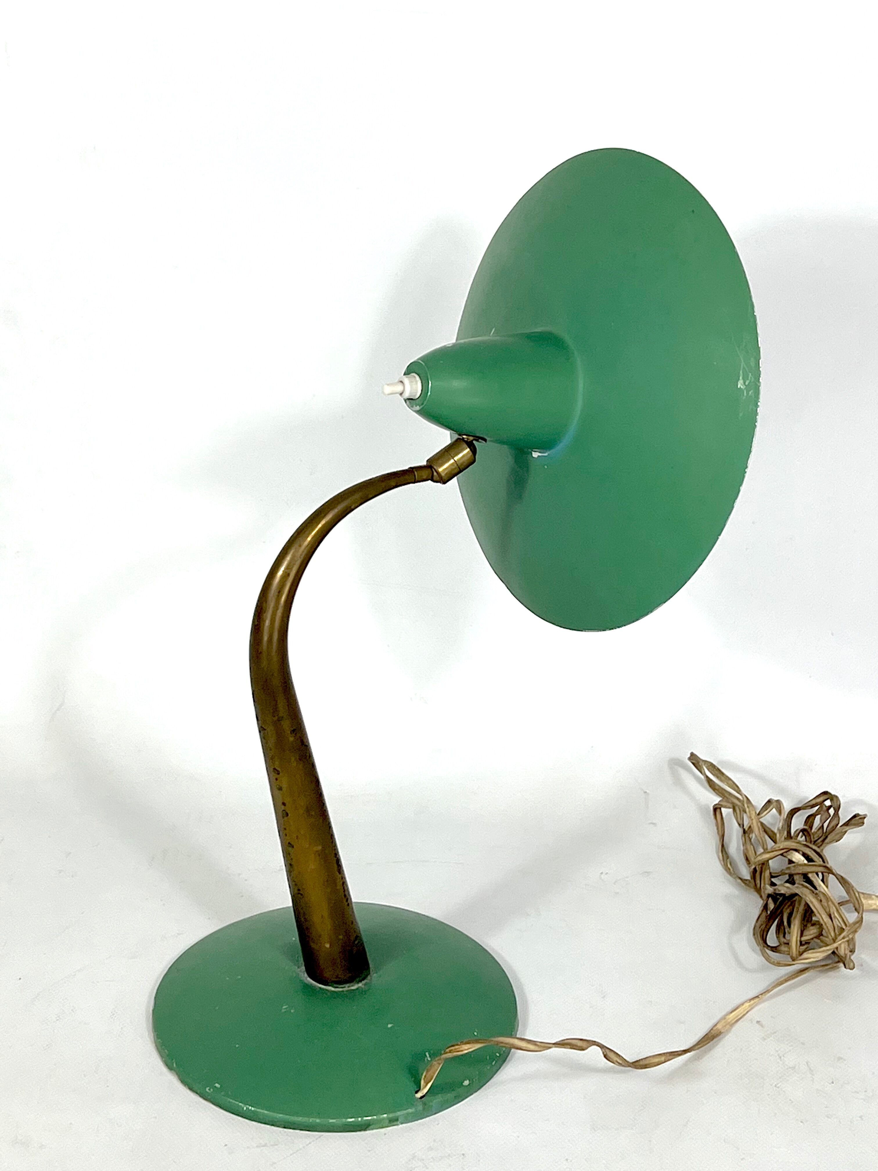 Mid-cenrury Italian Modern brass and green lacquer table lamp from 50s