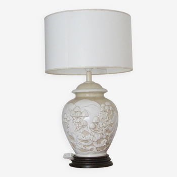 Grande Lampe en porcelaine émaillée en relief, motif asiatique
