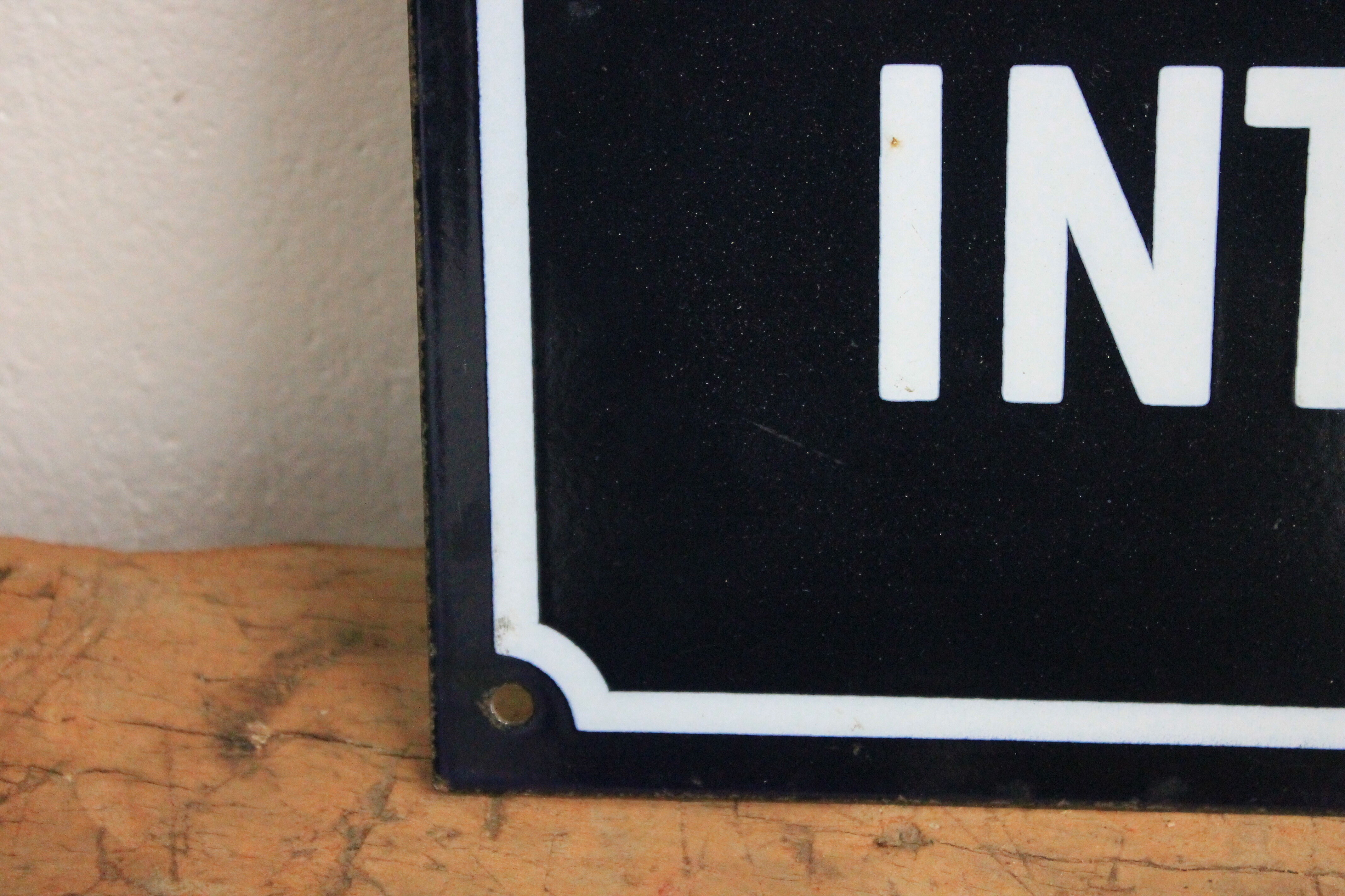 Enamel plate "passage interdit"