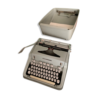 Typewriter Hermès 3000