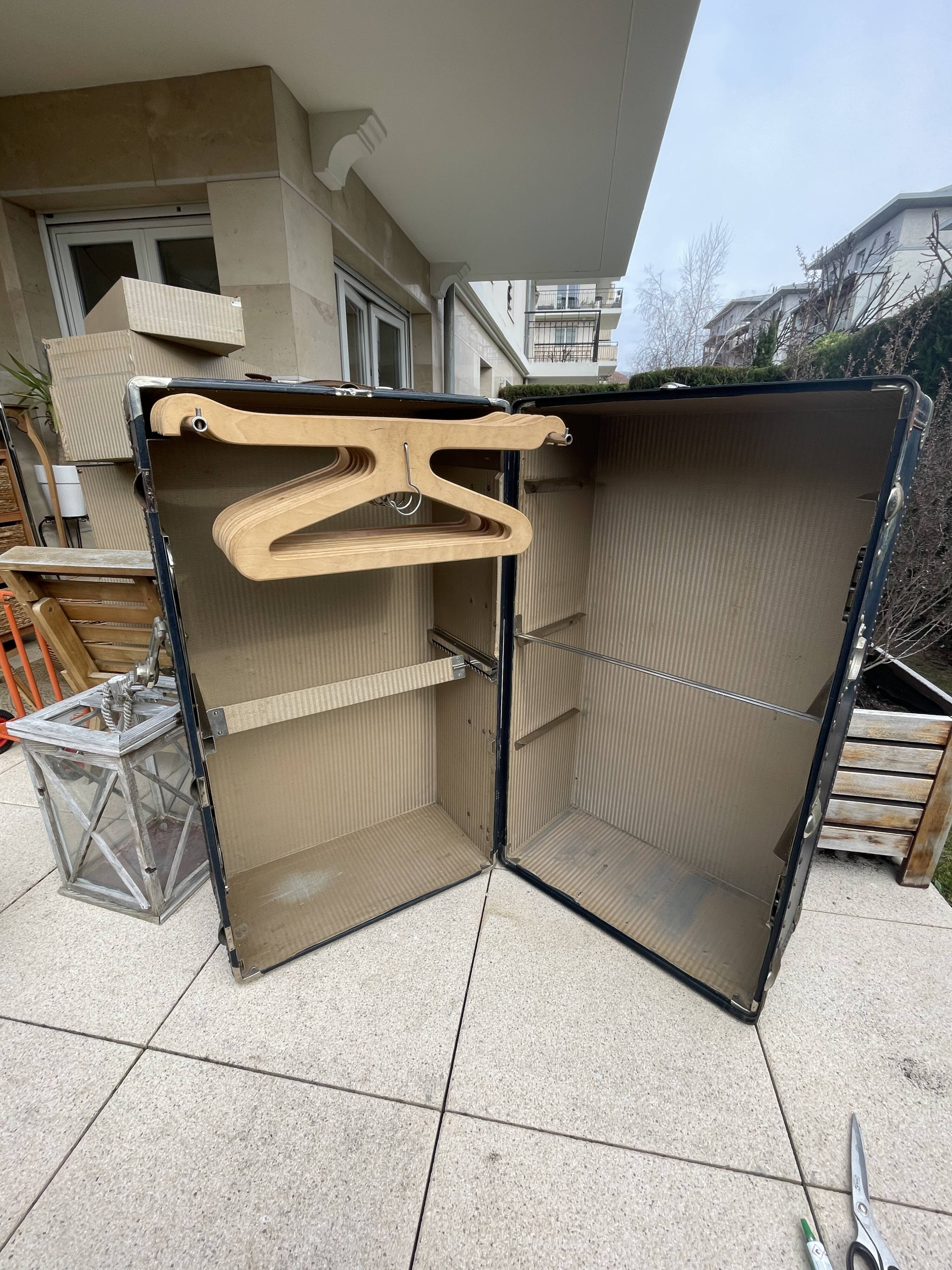 Trunk cabin/Trunk cabinet "Ermett"