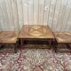 Table basse et bouts de canapés de style Louis XIII en parquet