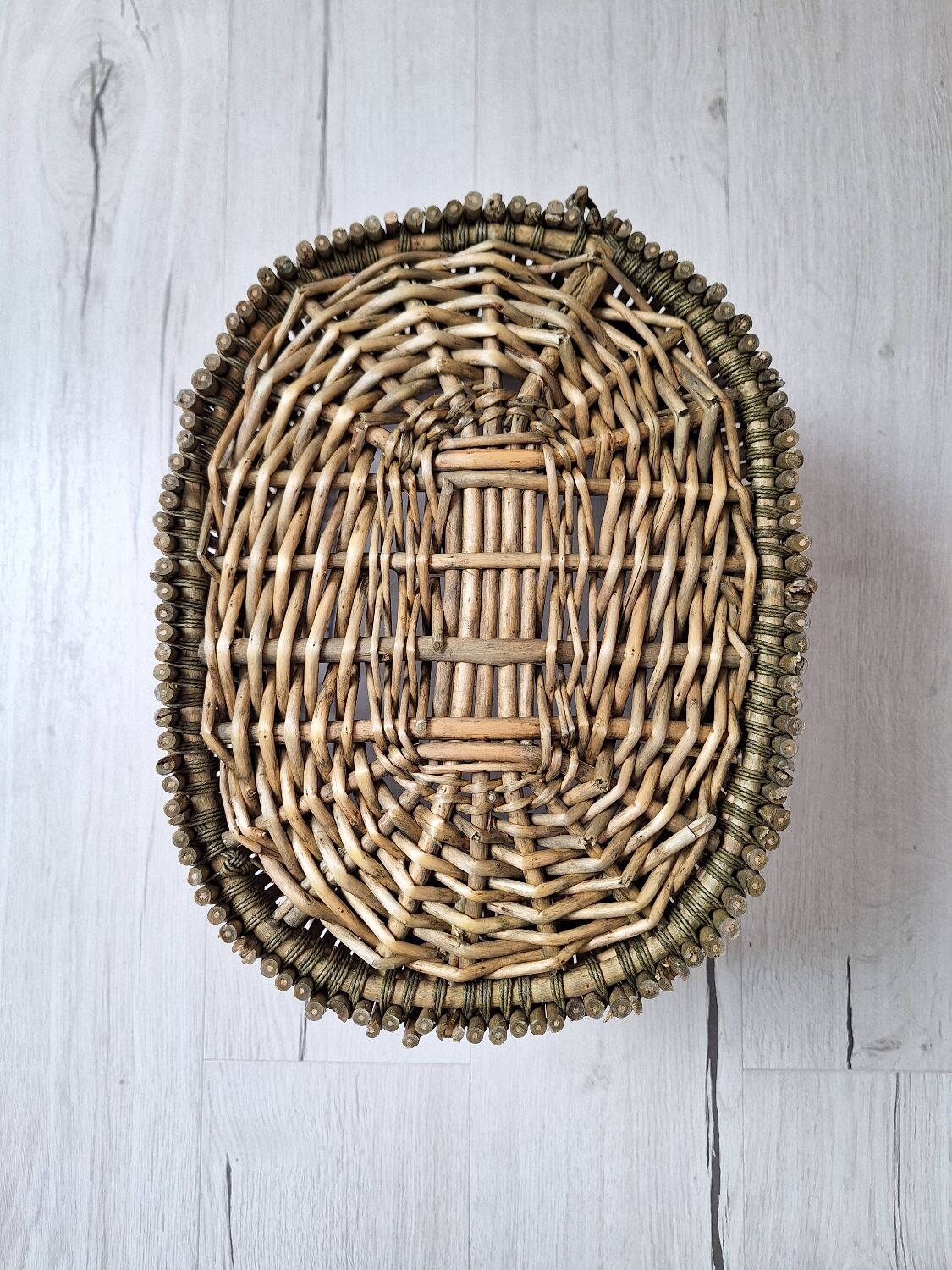 Rattan basket / basket