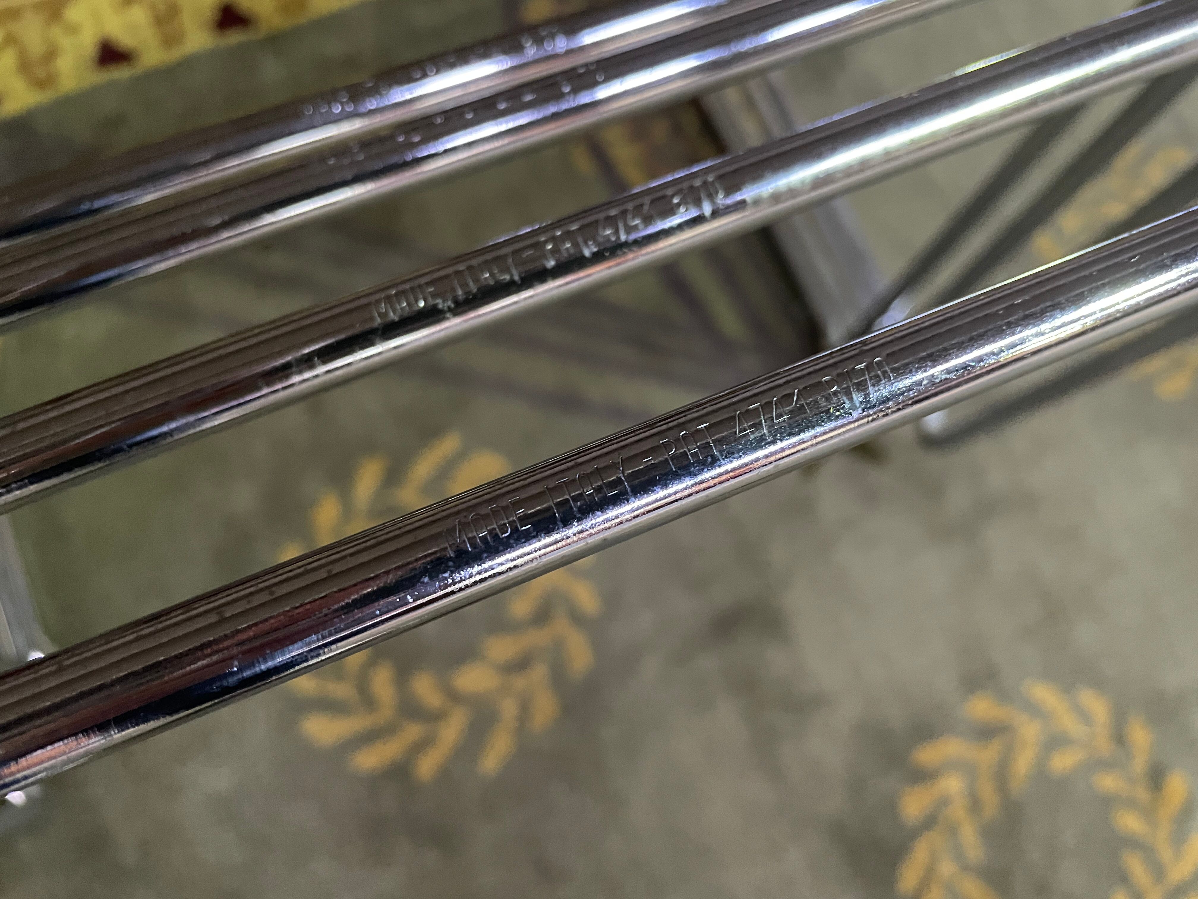 8 1970 chairs in chromed metal "made an Italy" restored
