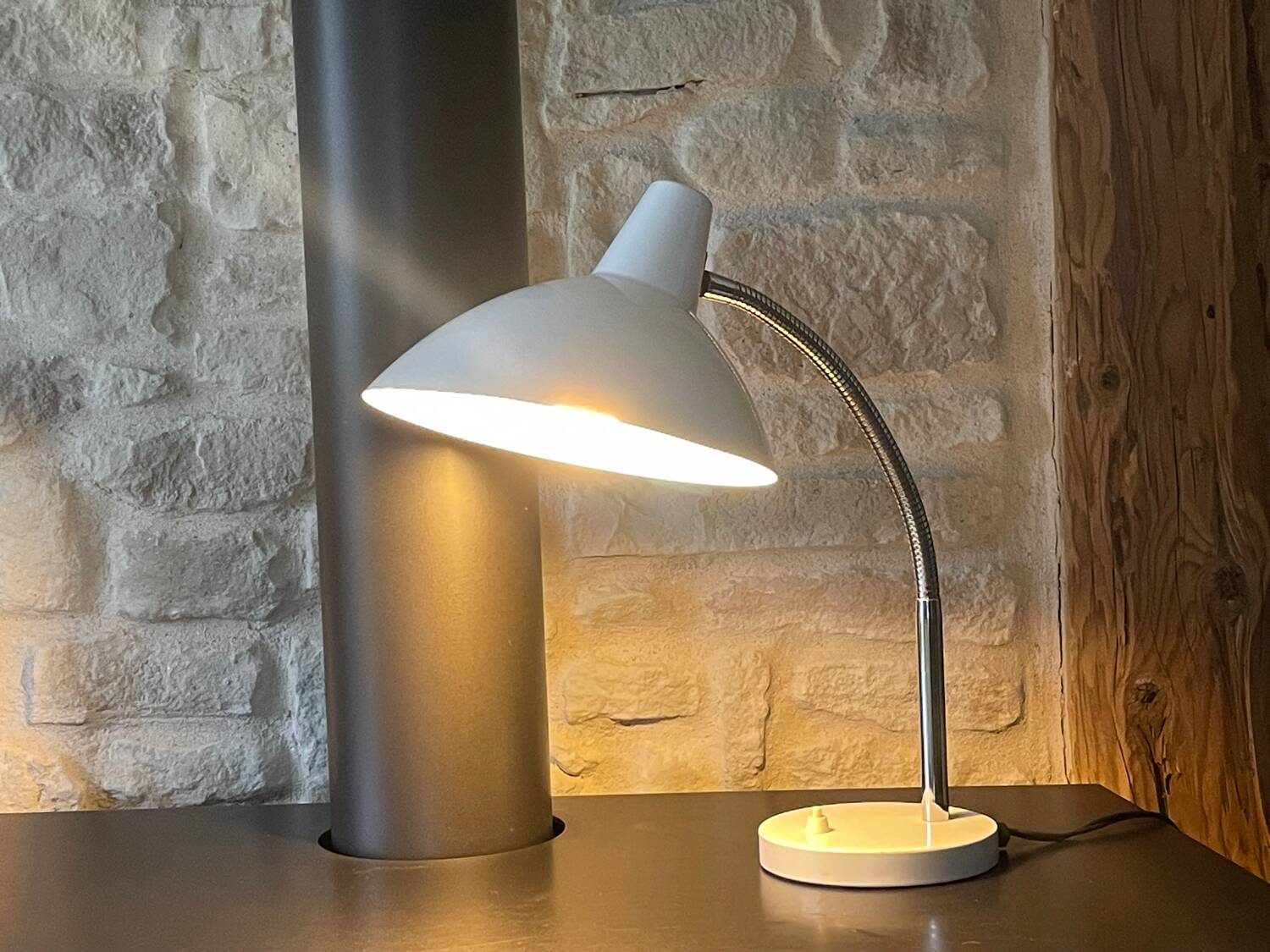 Regent articulated desk lamp, 1980