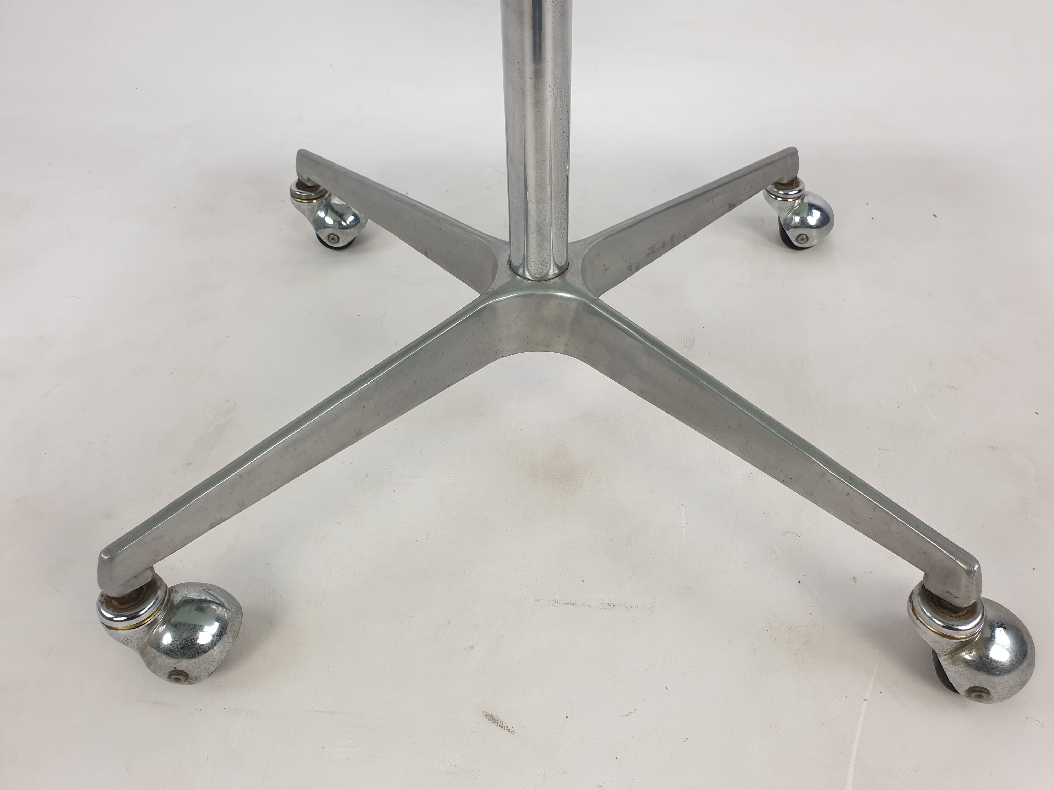 Artifort side table or trolley table, 1970's