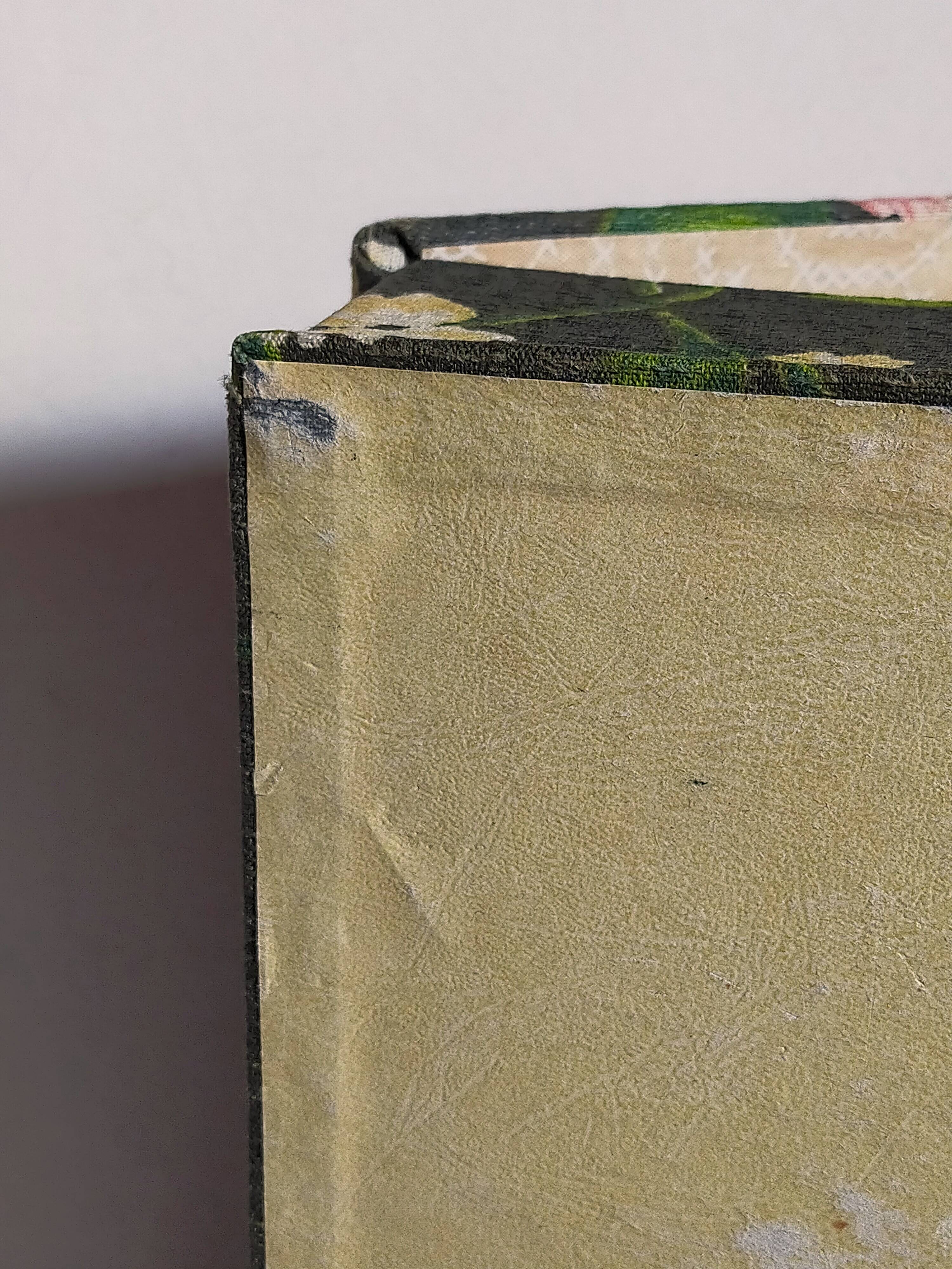 Box padded with old fabric