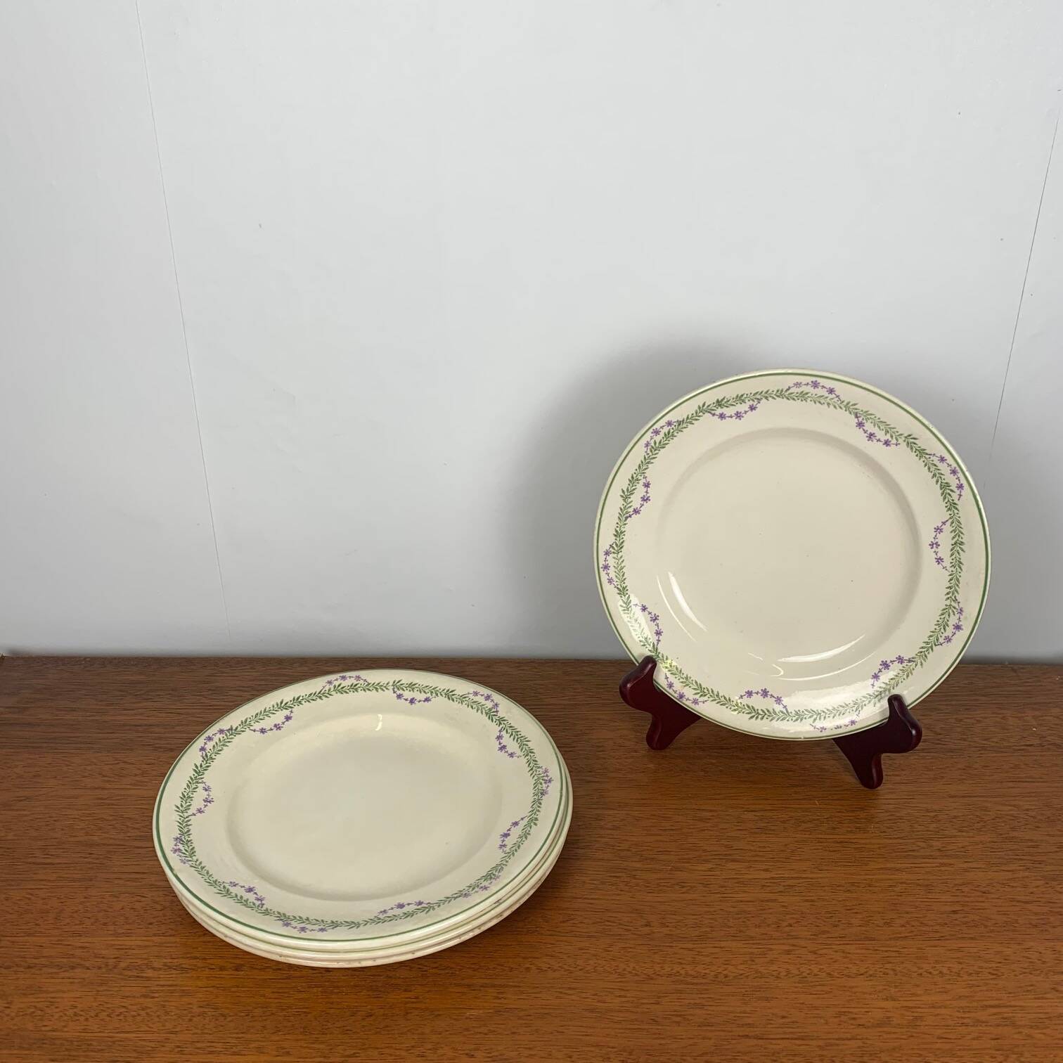 Set of 4 Longwy plates, Loridan model, early 20th century.
