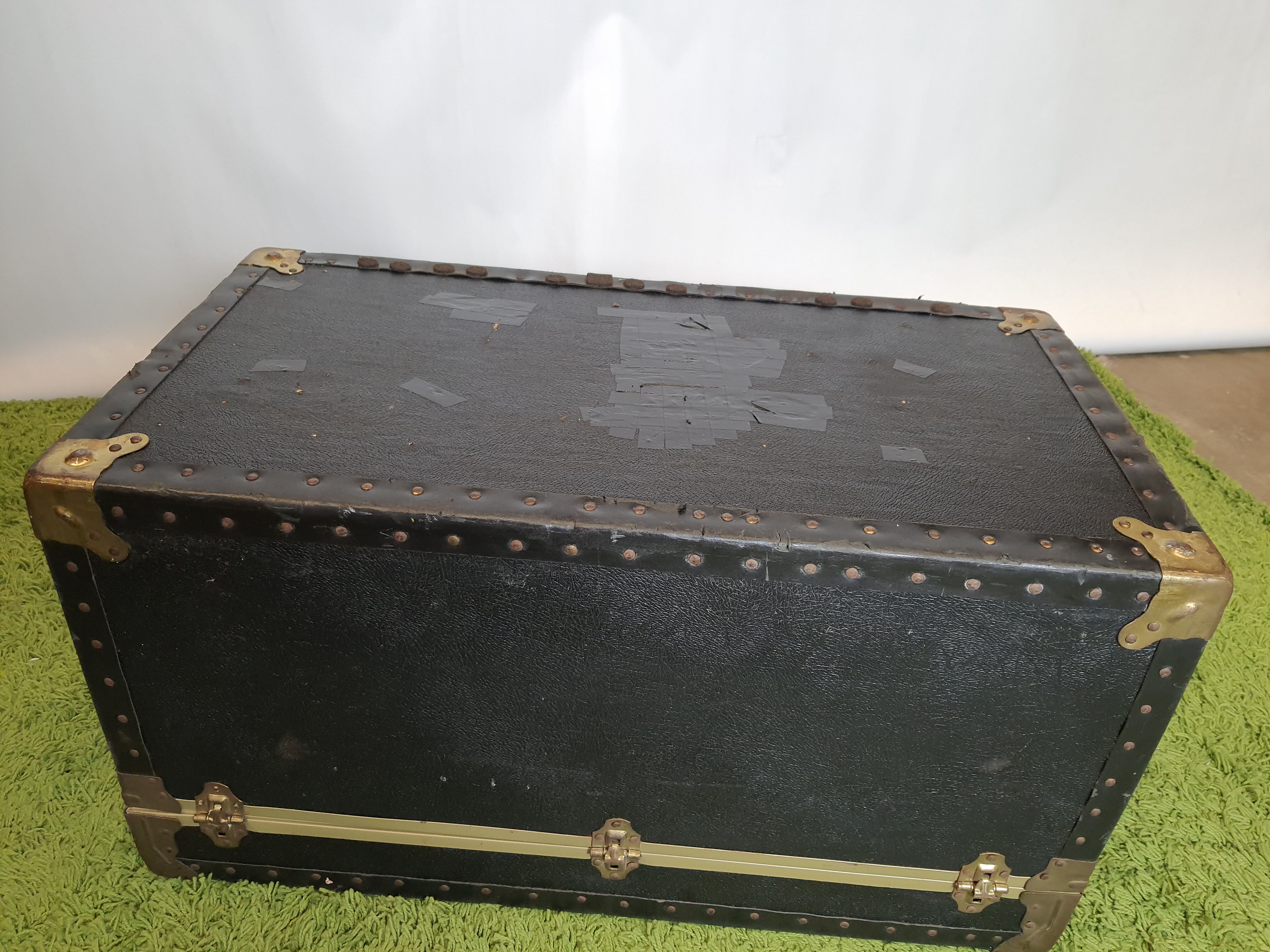 Old black black gold ironing