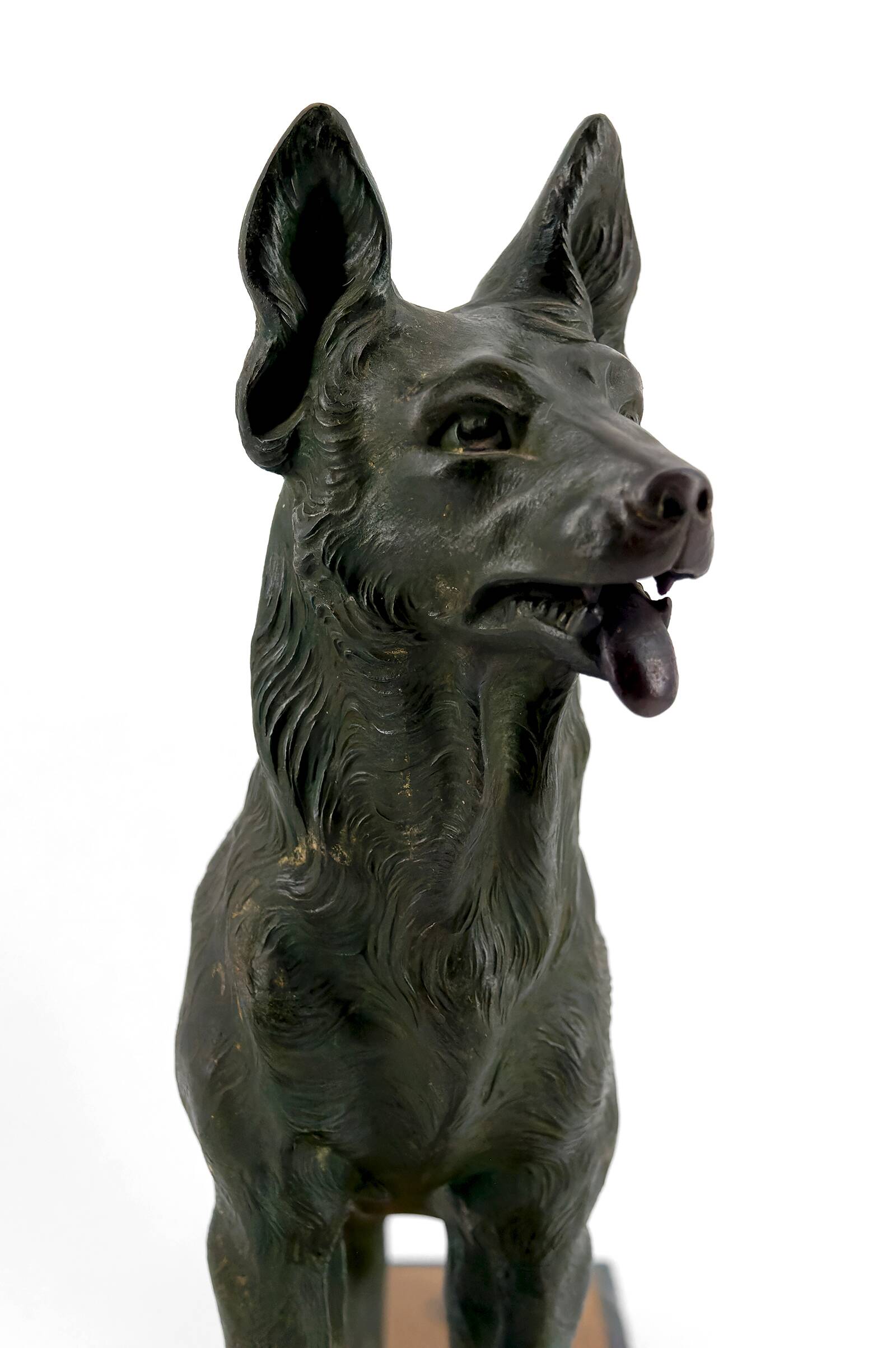 Sculpture representing a German Shepherd, Perrier Challenge Trophy, 1942