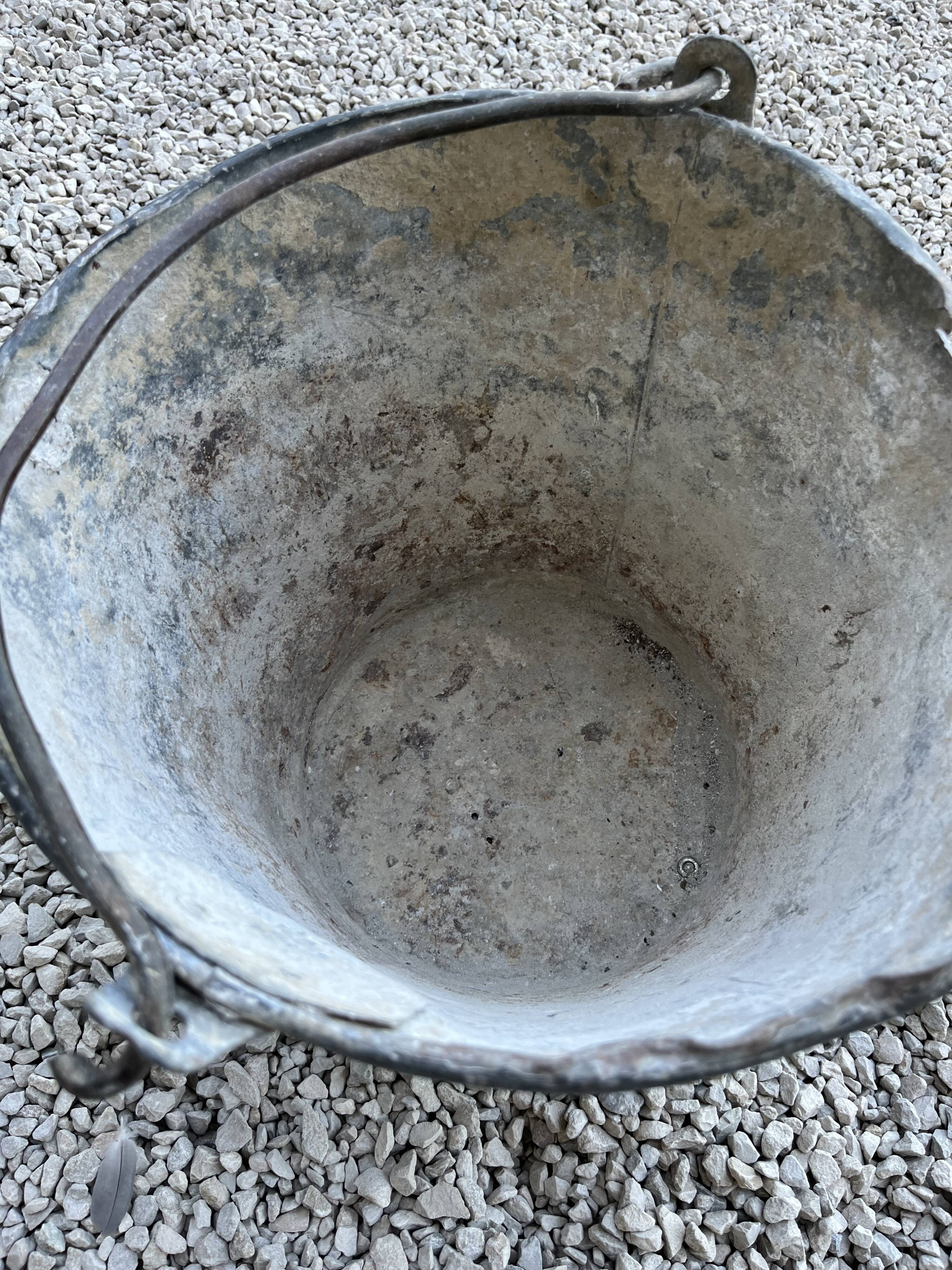 Zinc bucket
