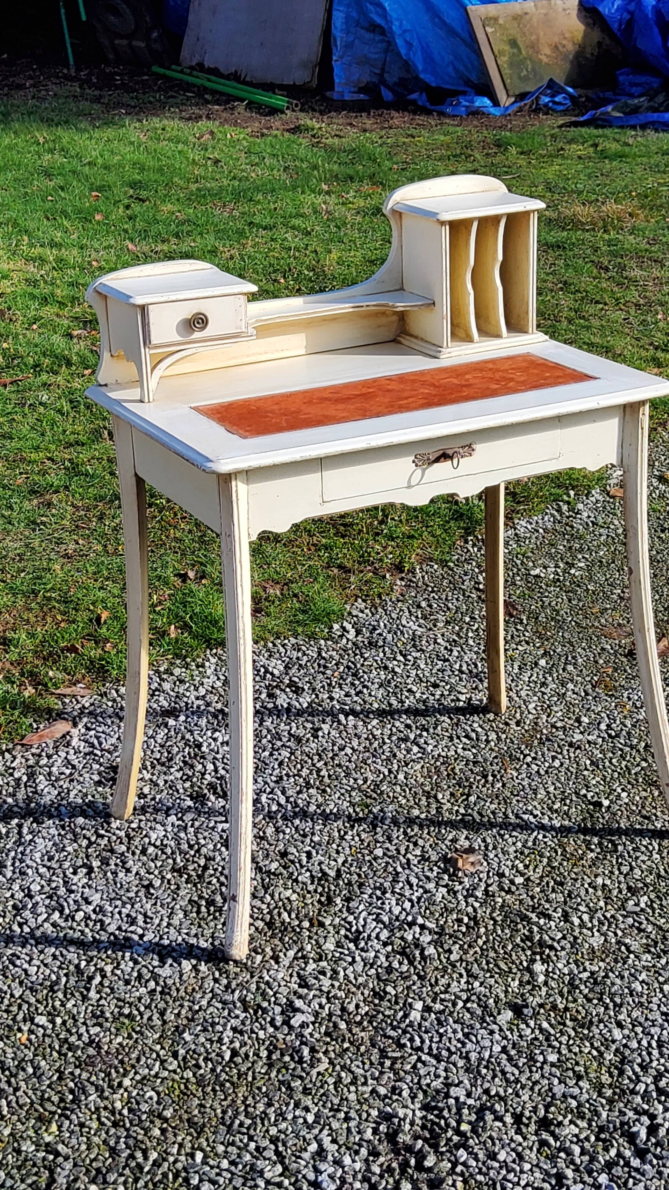 Happiness of the day art nouveau desk from the 1900s